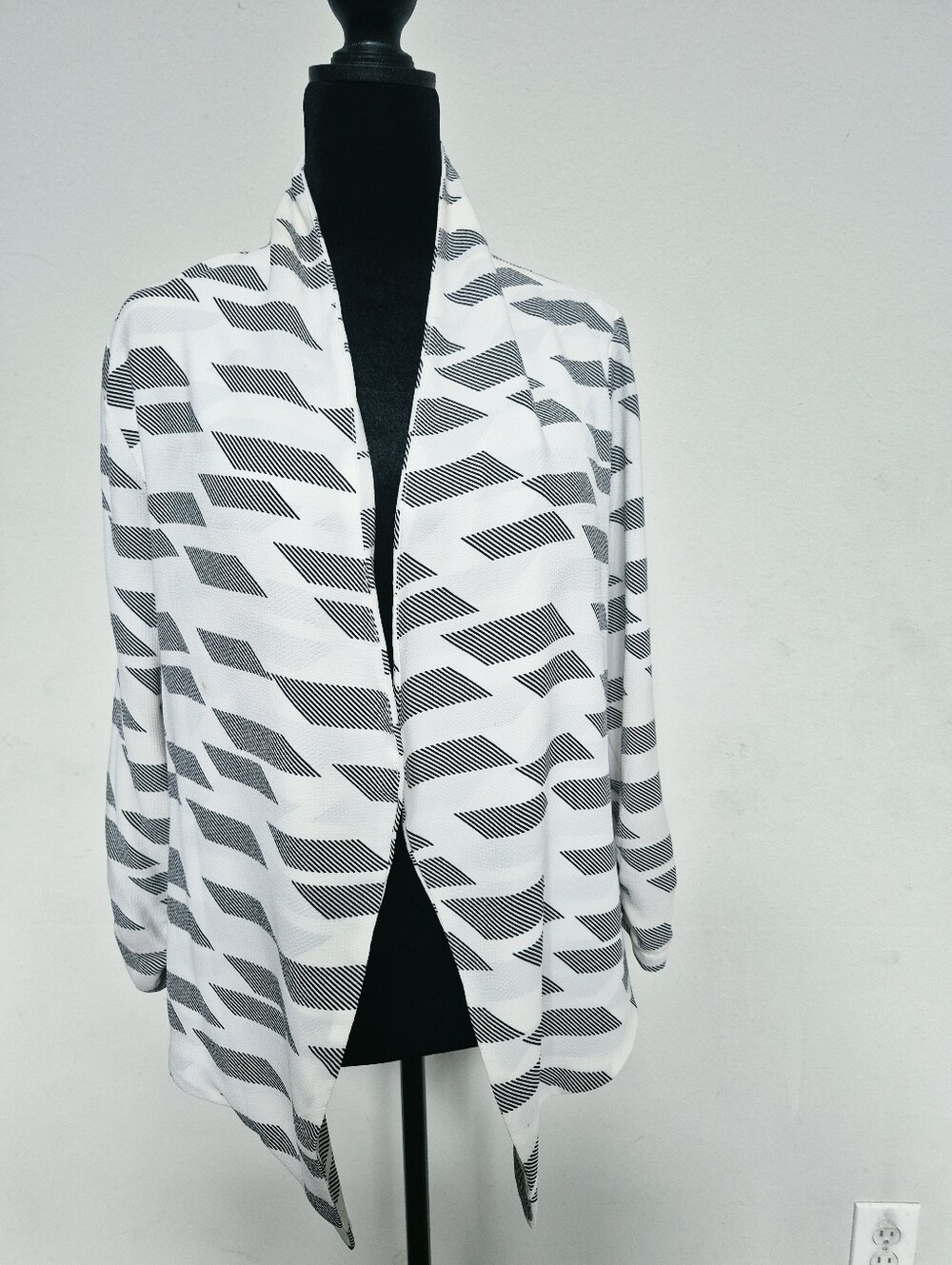 Michel Open-Front Black & White Patterned Draped Cardigan XL